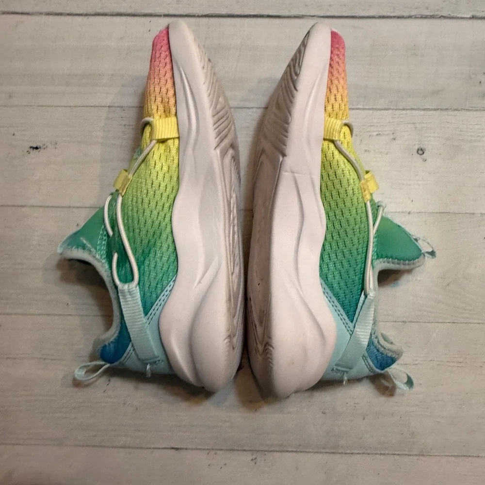Puma girls slide on athletic shoes‎ rainbow girls size 2